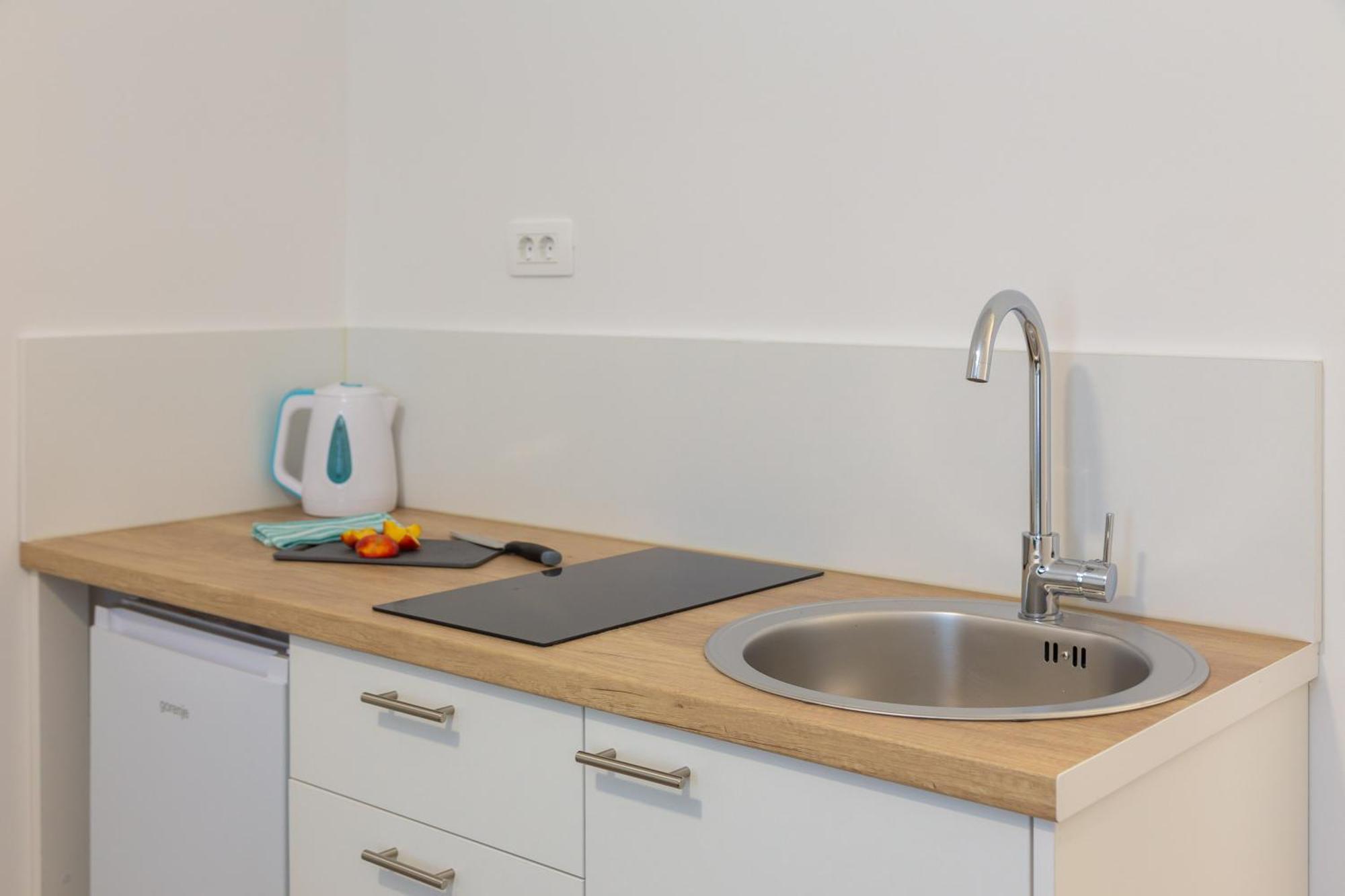 Beachfront Apartments Providenca With Free Parking Makarska Habitación foto