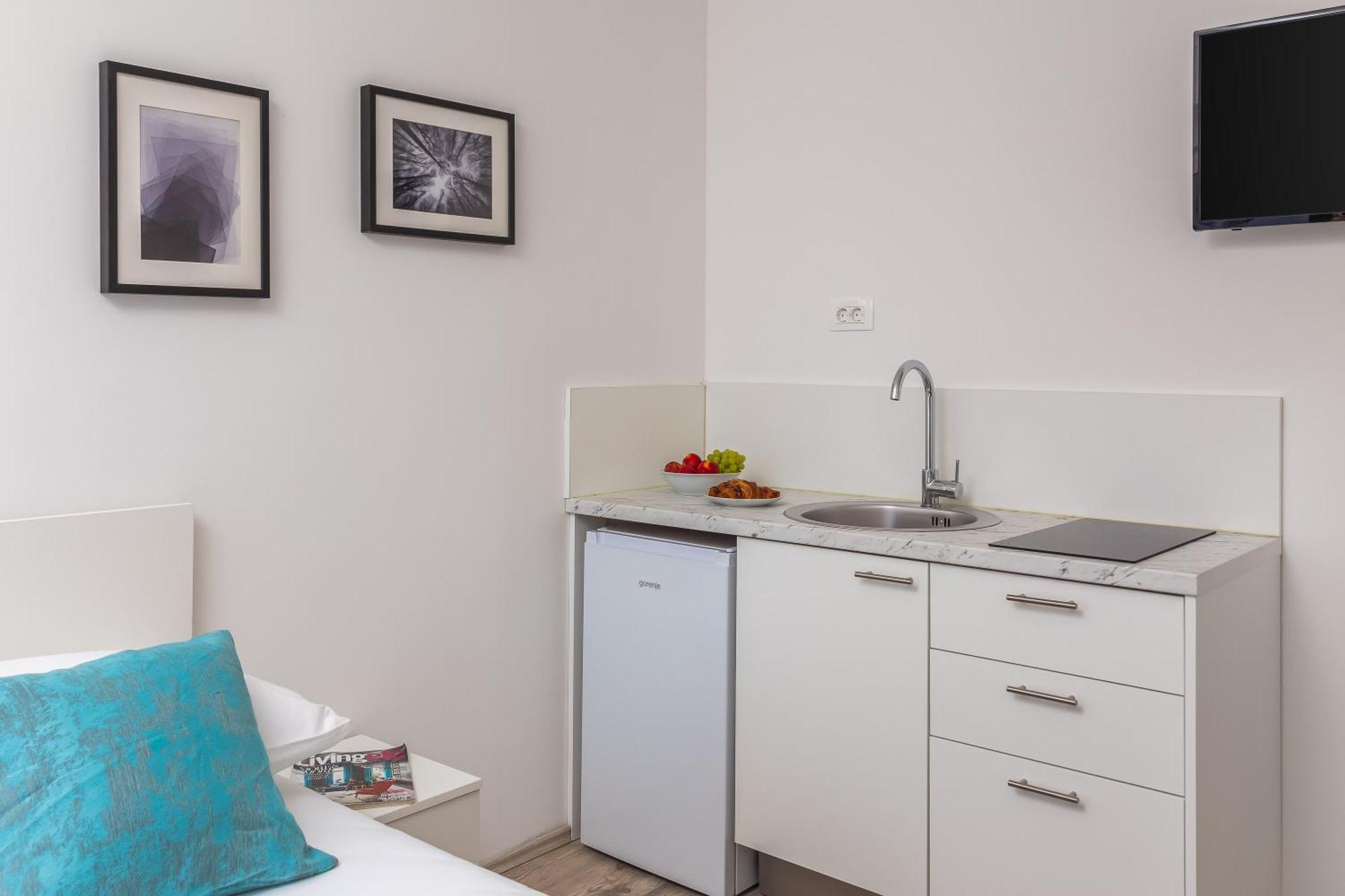 Beachfront Apartments Providenca With Free Parking Makarska Habitación foto