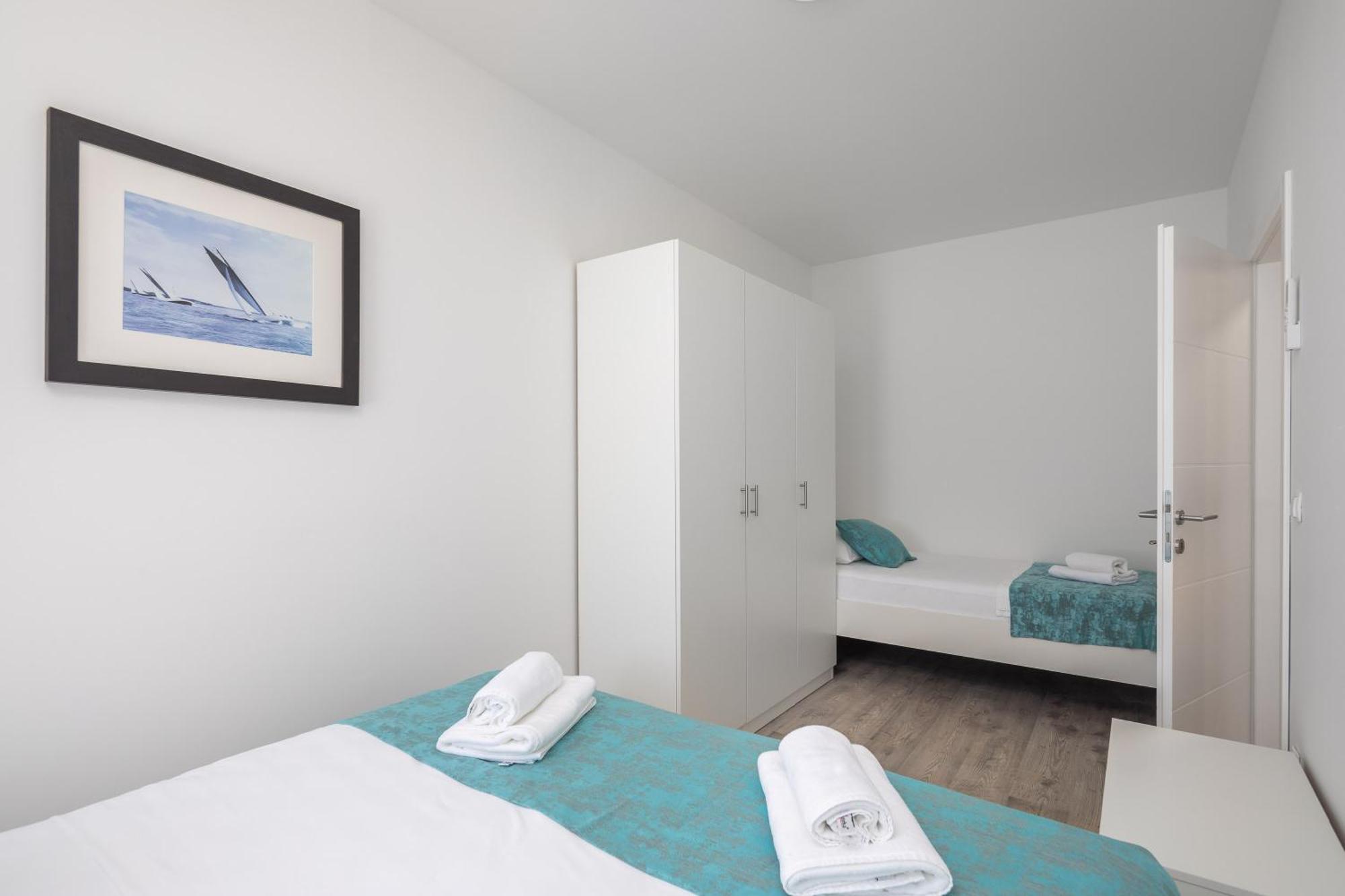 Beachfront Apartments Providenca With Free Parking Makarska Habitación foto