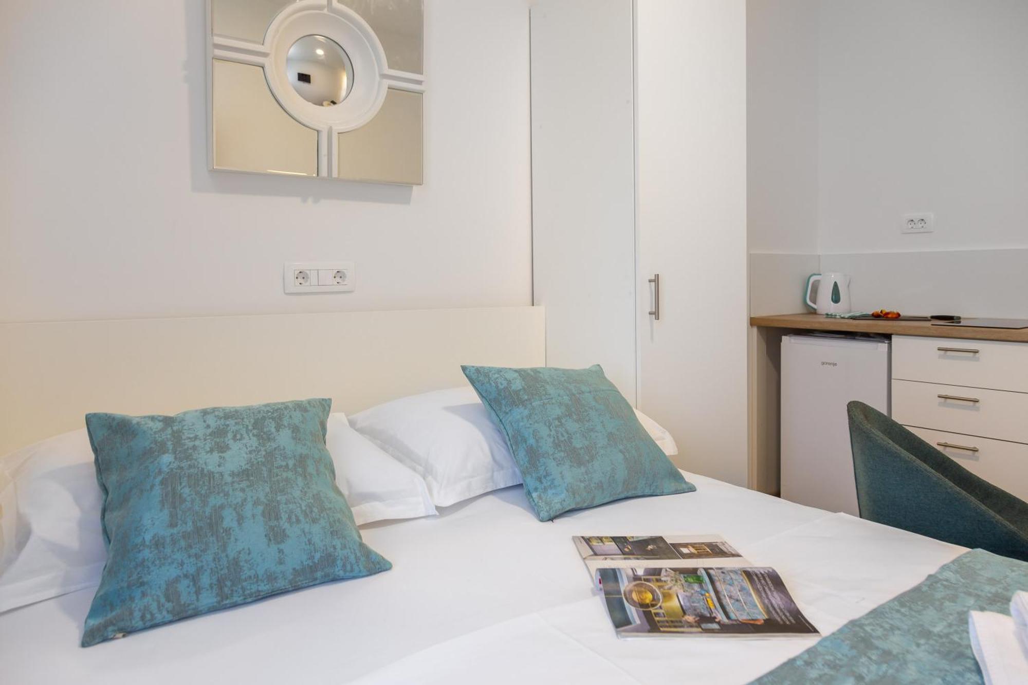 Beachfront Apartments Providenca With Free Parking Makarska Exterior foto