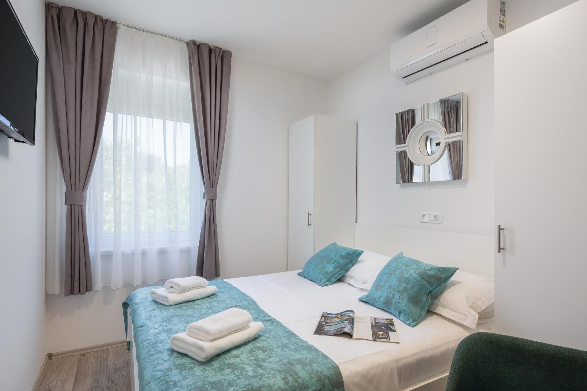 Beachfront Apartments Providenca With Free Parking Makarska Habitación foto