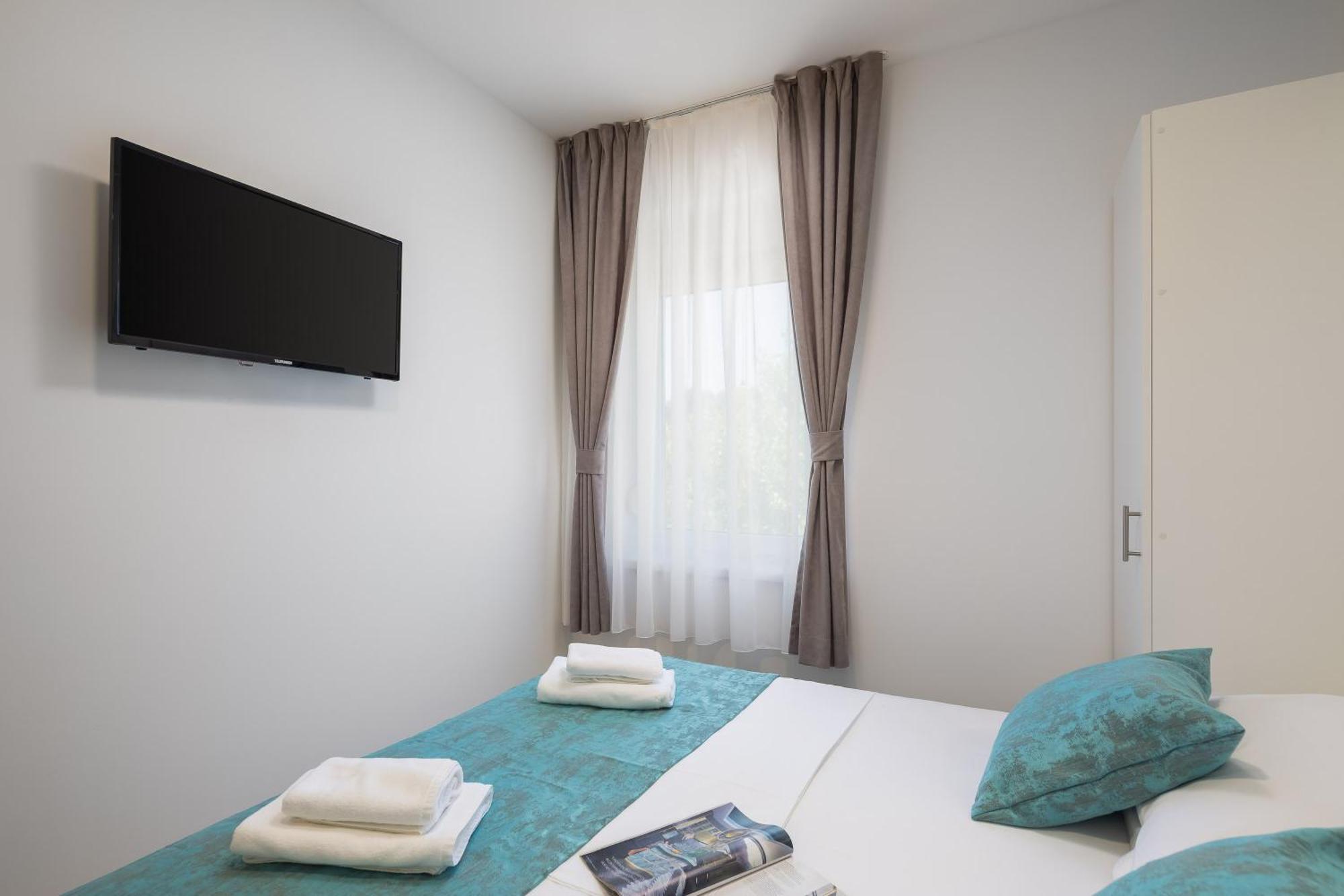 Beachfront Apartments Providenca With Free Parking Makarska Exterior foto
