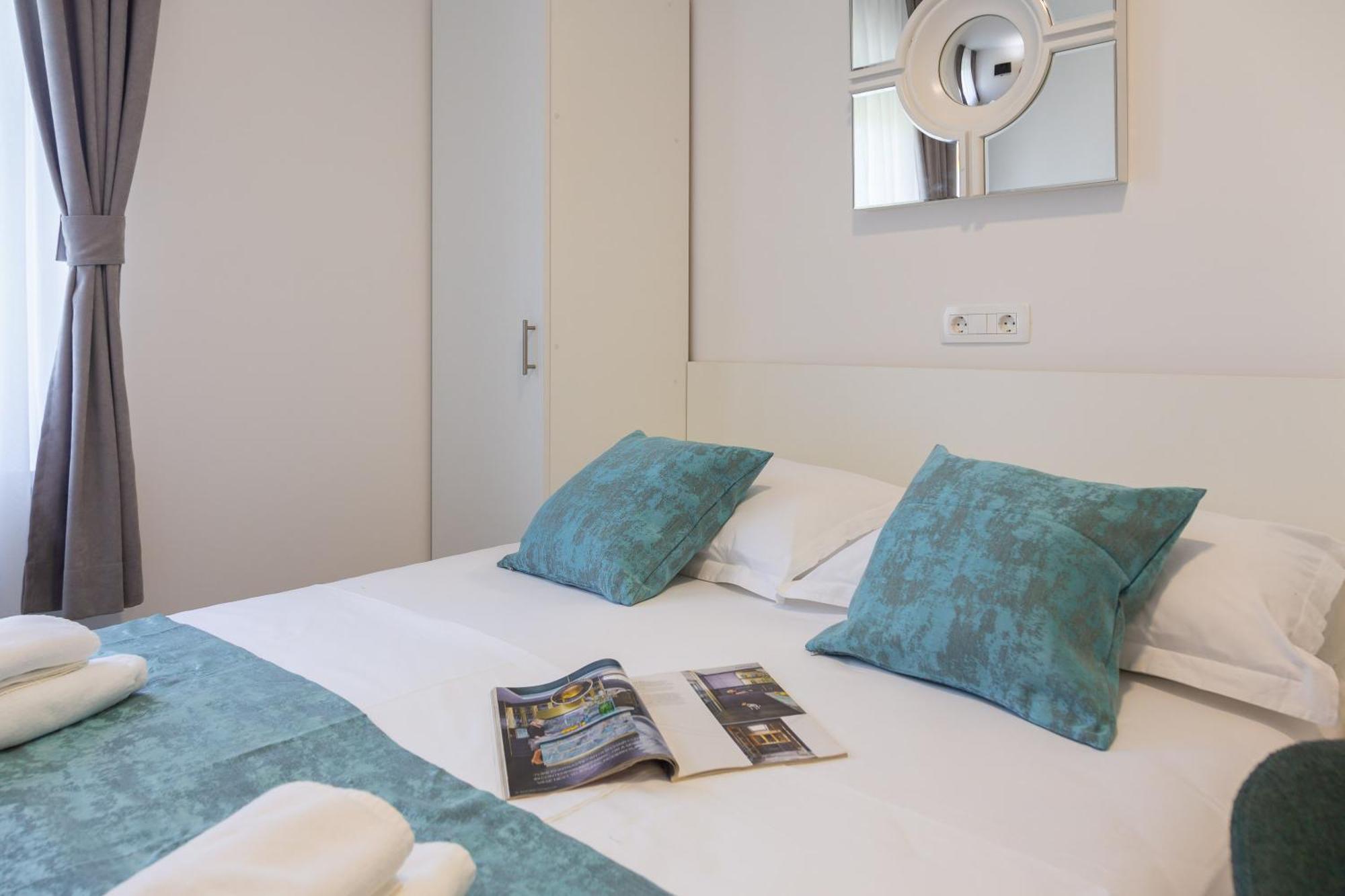Beachfront Apartments Providenca With Free Parking Makarska Habitación foto