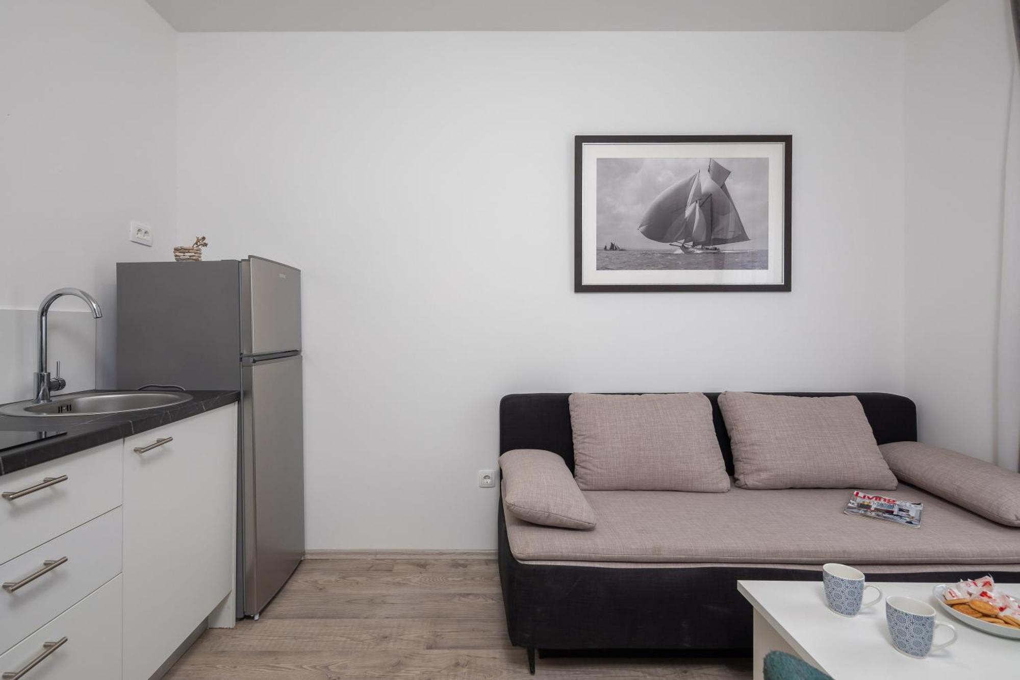 Beachfront Apartments Providenca With Free Parking Makarska Habitación foto