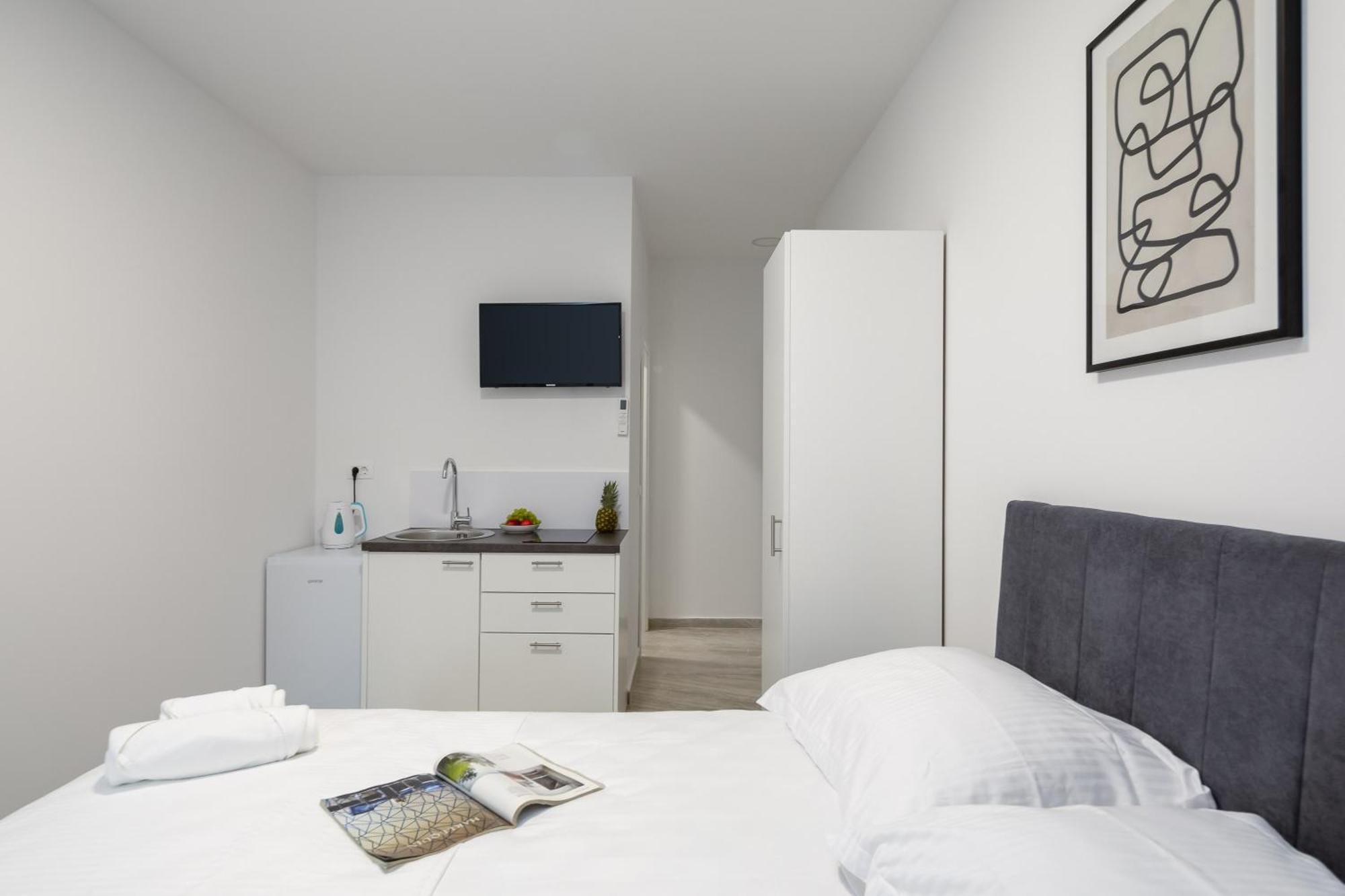 Beachfront Apartments Providenca With Free Parking Makarska Habitación foto